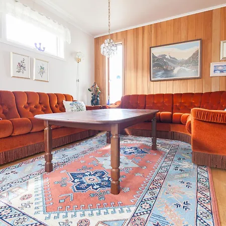 Feriehus House In Lofoten Close To Nature